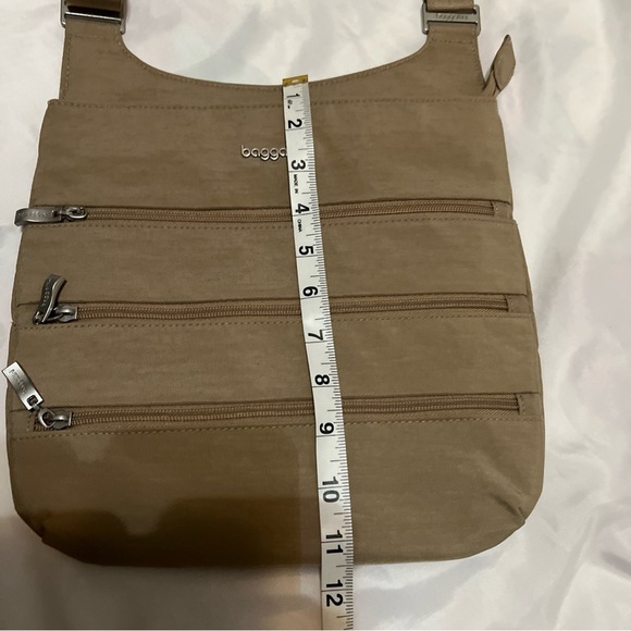 Baggallini Tan Crossbody Bag,euc - Picture 7 of 8